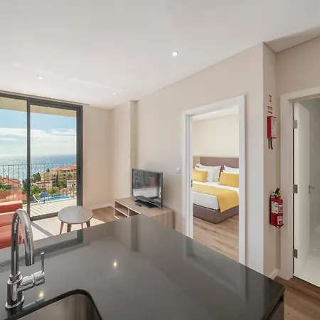 Monumental Plaza By Petit Appartement *