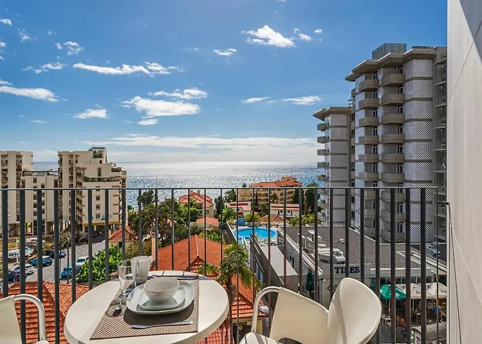 Monumental Plaza By Petit *