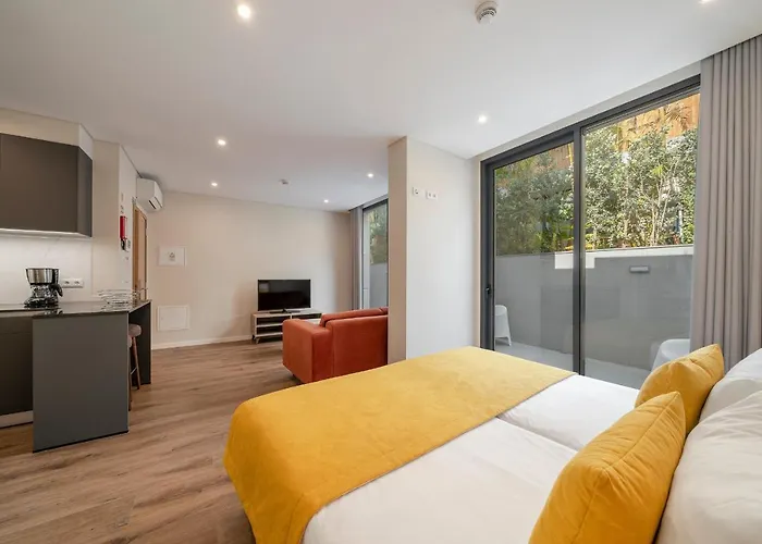 Monumental Plaza By Petit *