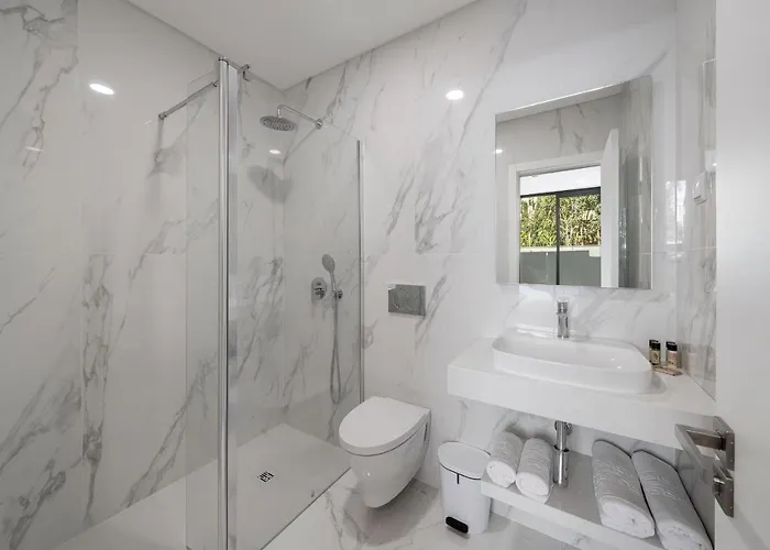 Monumental Plaza By Petit *